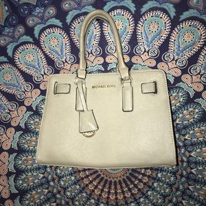 ✨ GREY MICHAEL KORS BAG ✨